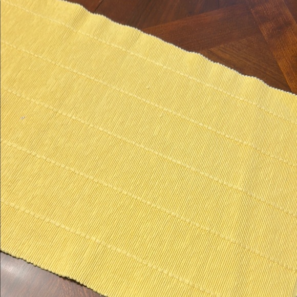 Source Unknown Yellow Table Runner - Picture 2 of 10